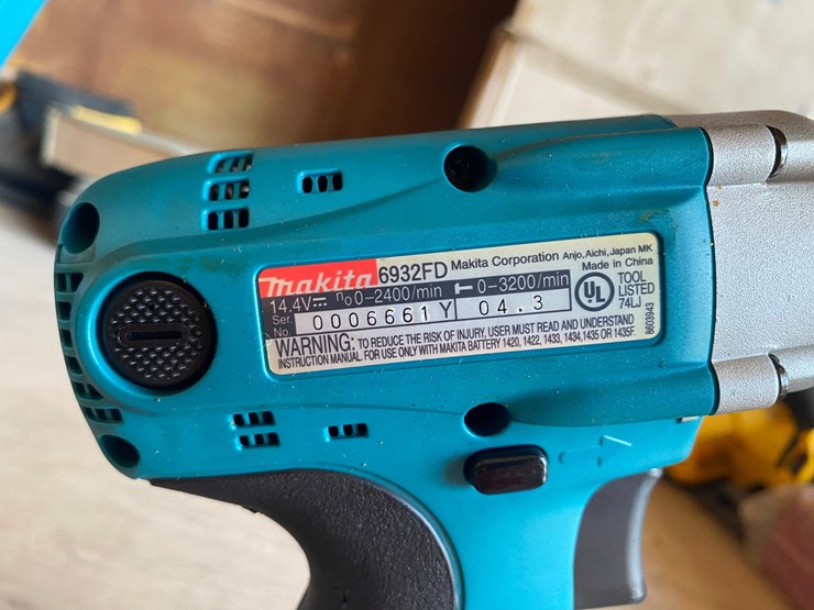 #3409-•-makita-impact-driver-with-battery-and-charger-image-6