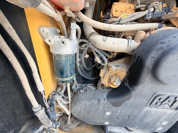2014-caterpillar-272d-image-31