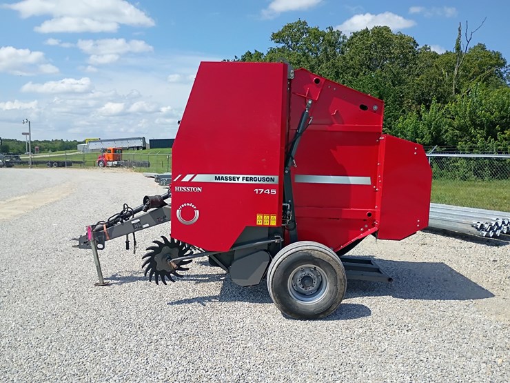 massey-ferguson-1745-image-2