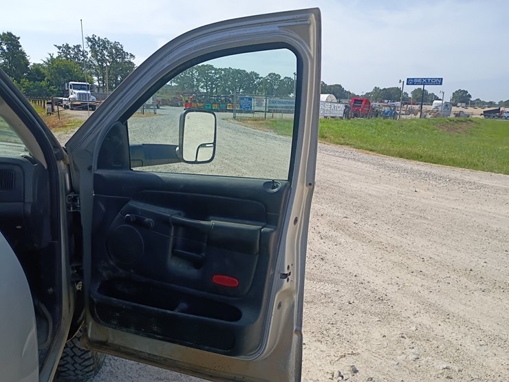 2003-dodge-ram-3500-image-34