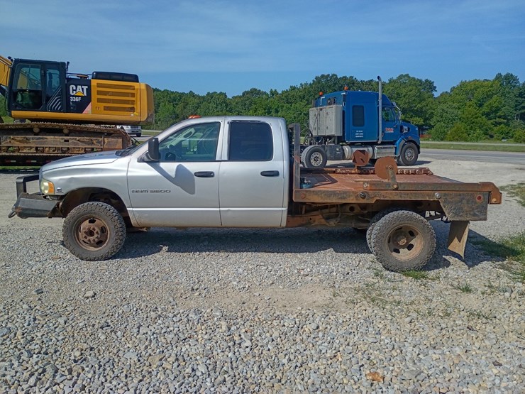2003-dodge-ram-3500-image-3