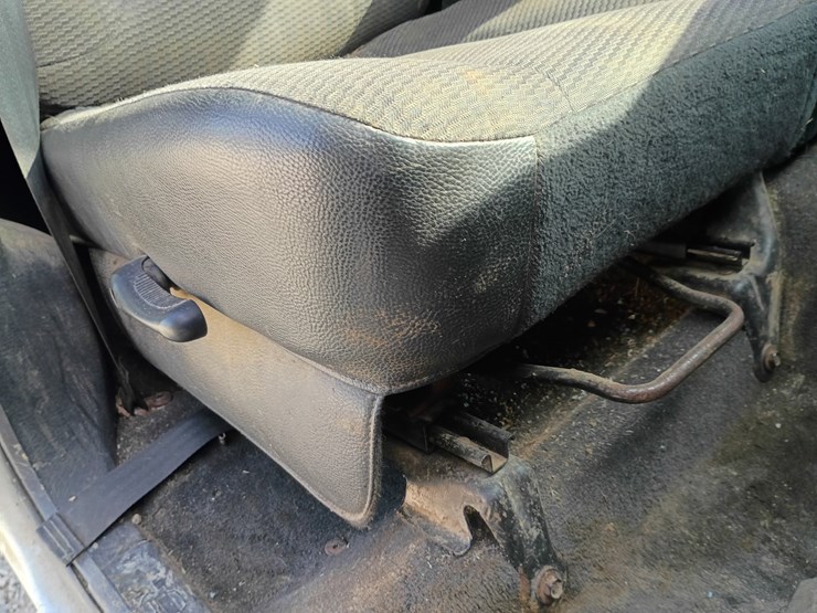 2003-dodge-ram-3500-image-36