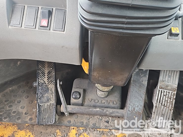 2006-volvo-l180e-image-26