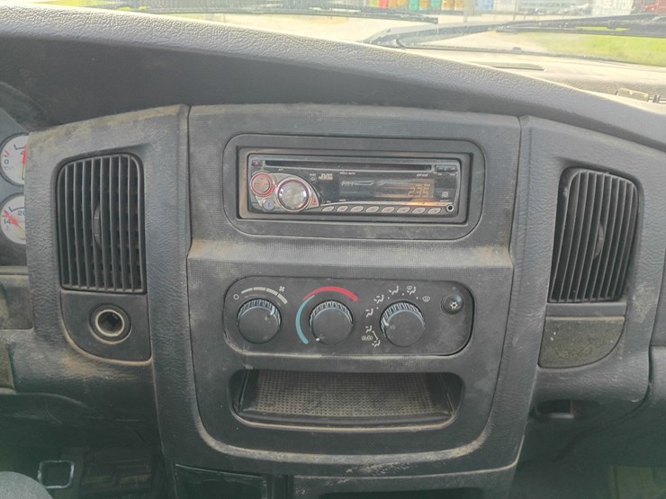 2003-dodge-ram-3500-image-40