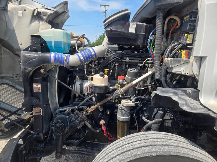 2019-kenworth-t680-image-21