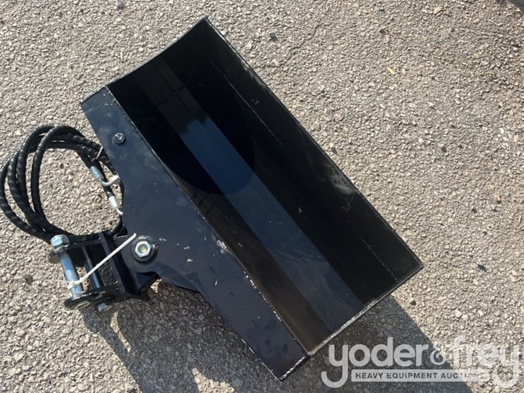 unused-tpm-32"-hydraulic-tilt-bucket,-1"-pin-hole-c/w-hydraulic-hoses-to-suit-0.8-1.4-ton-mini-excavators-image-4