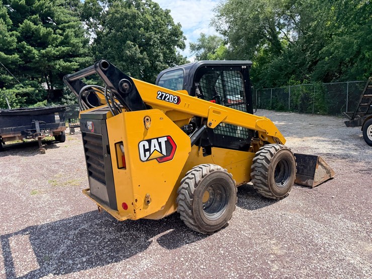 2014-caterpillar-272d-image-15