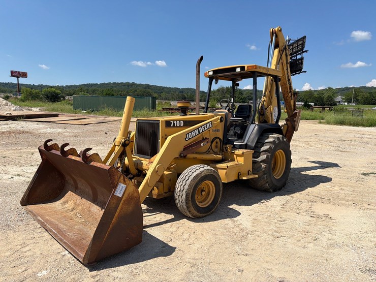 2000-deere-710d-image-2
