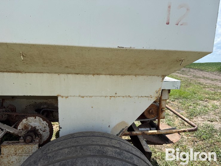 jt-pull-type-dry-fertilizer-spreader-image-9