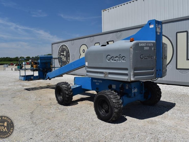 2007-genie-s40-image-7