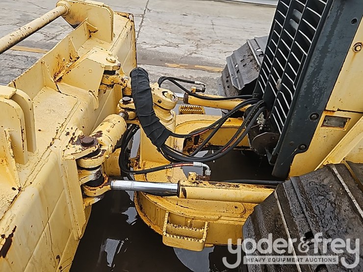 2006-deere-650j-image-17