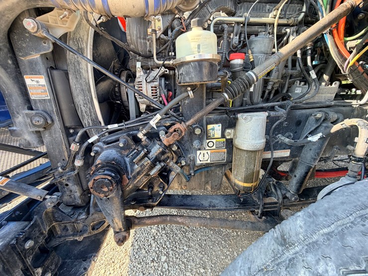 2021-peterbilt-579-image-93