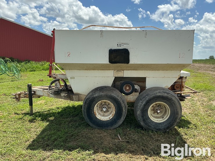 jt-pull-type-dry-fertilizer-spreader-image-8