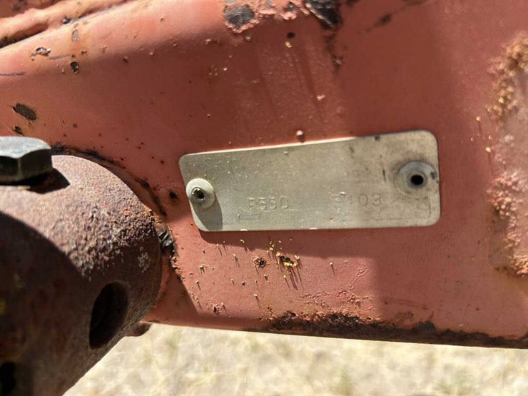 hesston-5500-image-10
