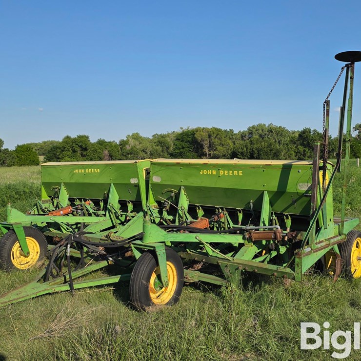 JOHN DEERE LZ812