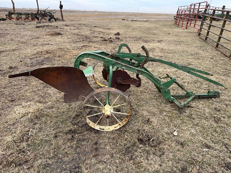 john-deere-pull-type-one-bottom-plow-image-6