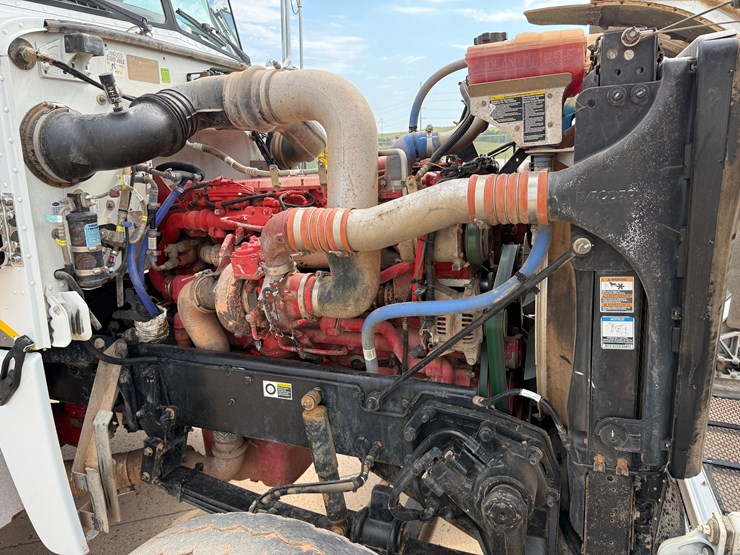 2019-peterbilt-389-image-48