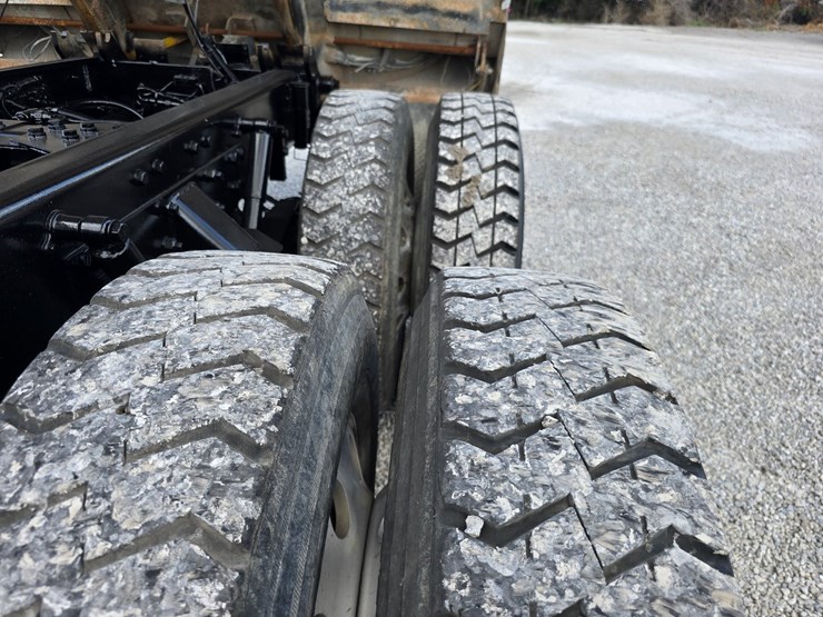 2015-kenworth-t800-image-109