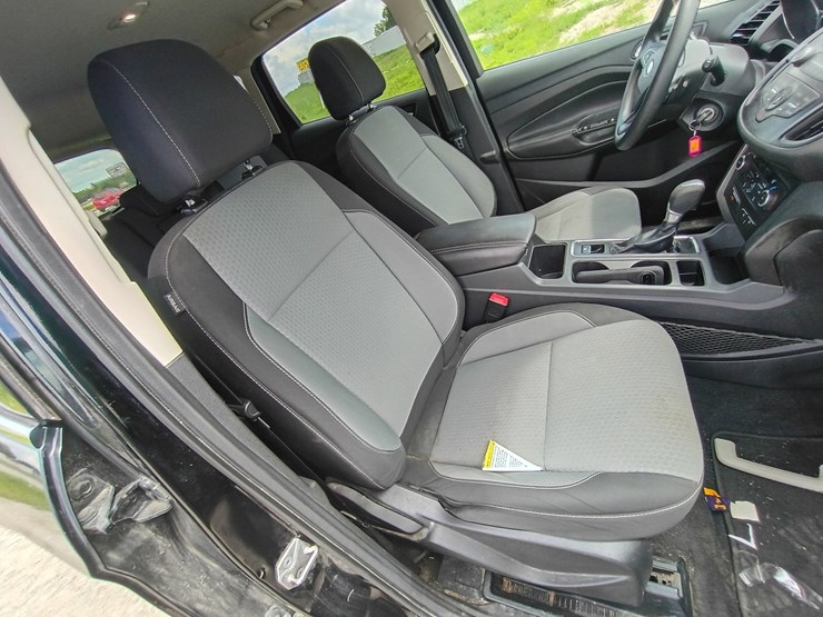 2017-ford-escape-image-36