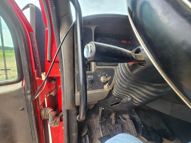 2007-kenworth-t2000-image-81