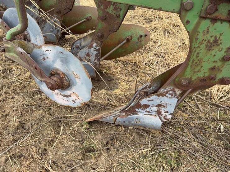 john-deere-pull-type-four-bottom-plow-image-22