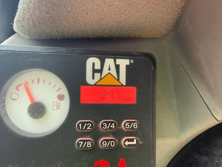 2014-caterpillar-299d-image-22