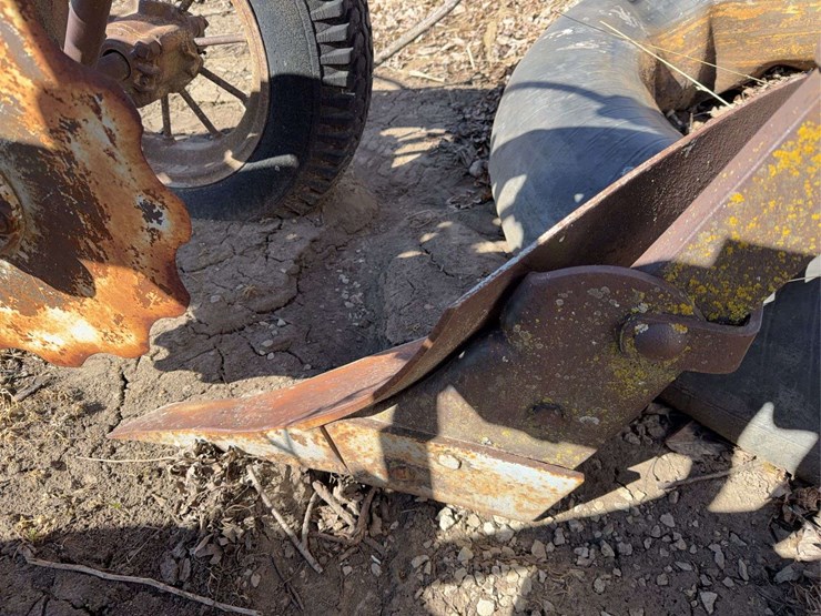 john-deere-pull-type-no.-44-two-bottom-plow-image-21