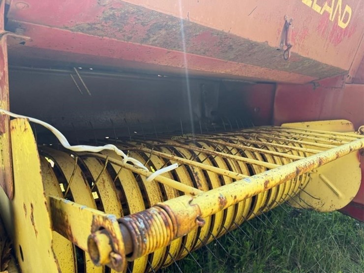new-holland-276-image-5