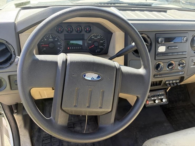 2010-ford-f450-image-16