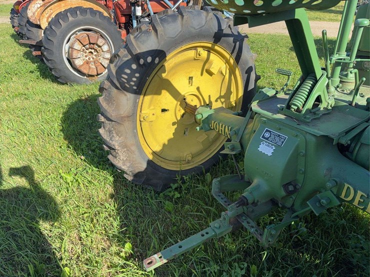 john-deere-model-b-image-32