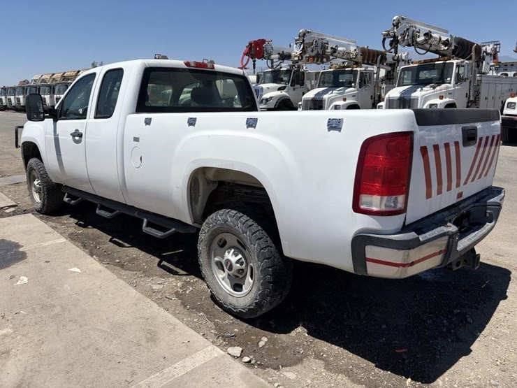 2012-gmc-sierra-2500-image-4