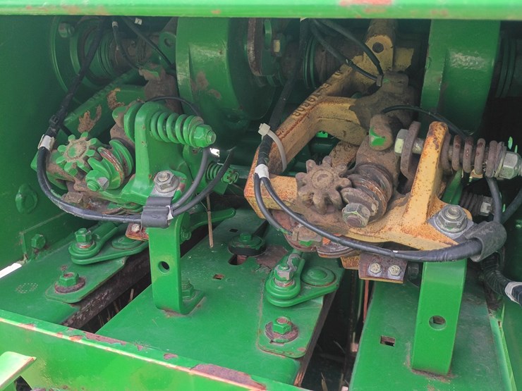 john-deere-348-image-23