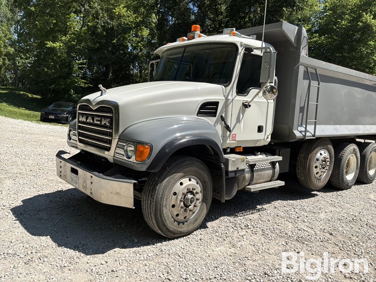 2003-mack-granite-cv713-image-9