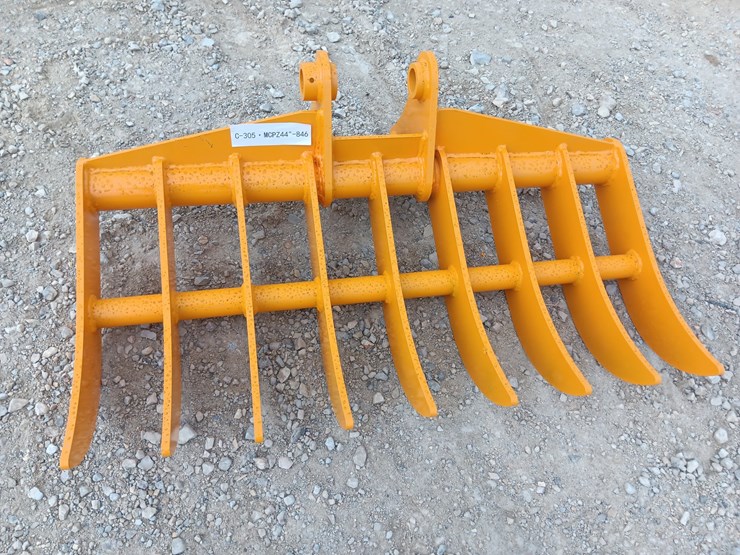 #l75-028-•-future-44"-rake-excavator-attachment-image-8
