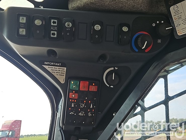 2021-deere-331g-image-28