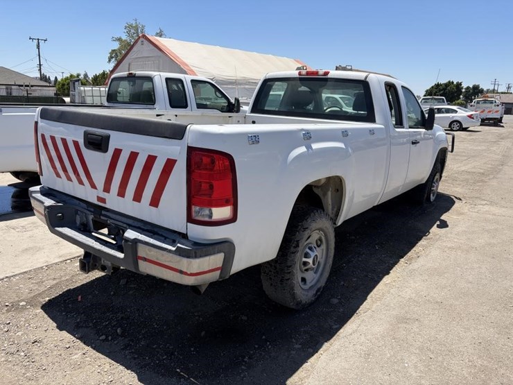 2012-gmc-sierra-2500-image-3