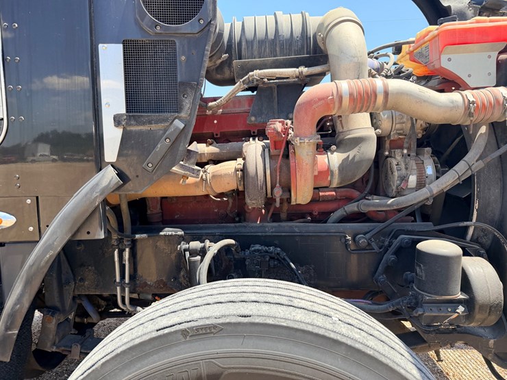 2010-kenworth-t800-image-46