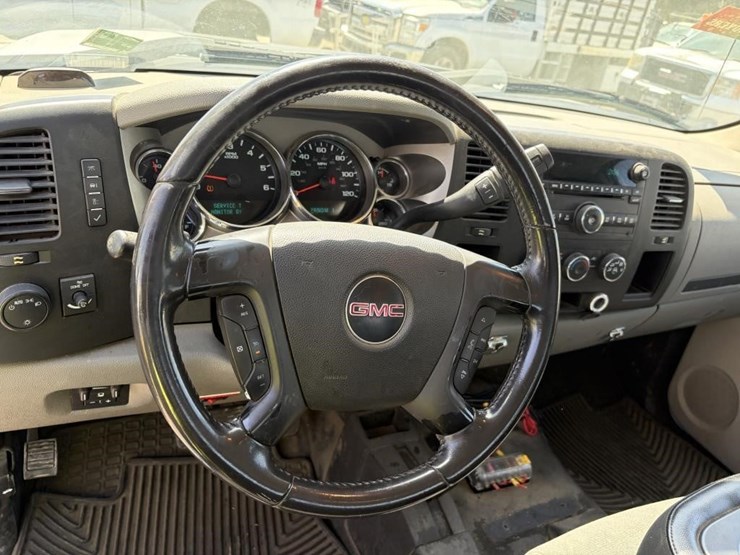 2012-gmc-sierra-2500-image-14