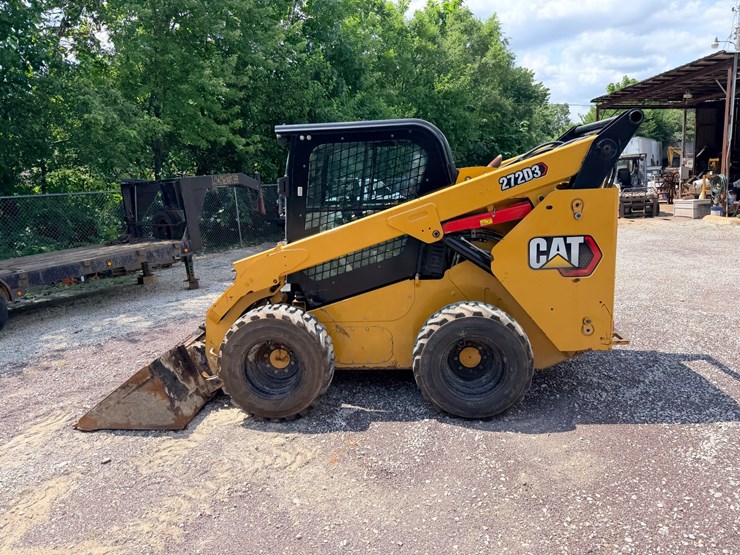 2014-caterpillar-272d-image-6