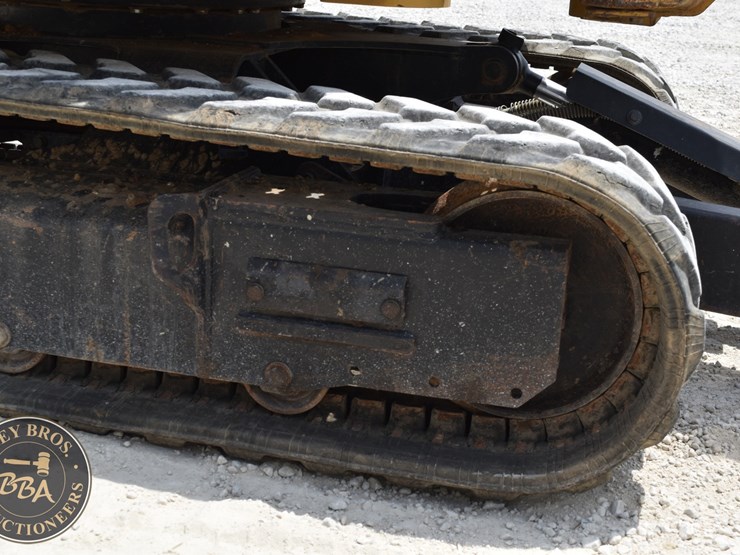2023-caterpillar-303cr-image-35