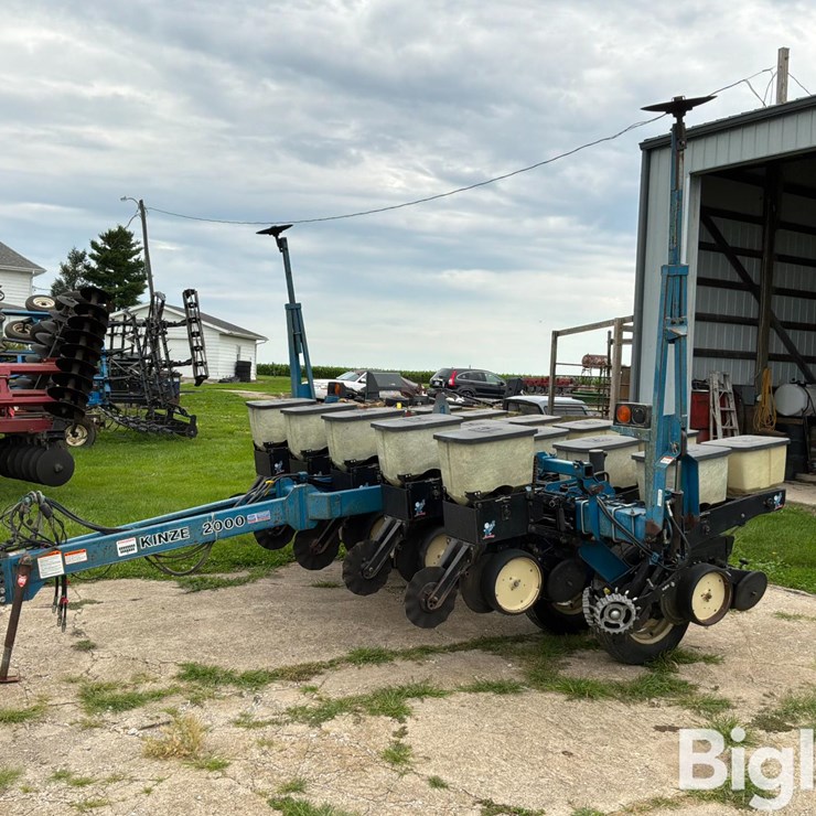 2000 KINZE 2000