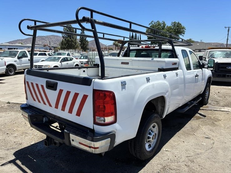 2012-gmc-sierra-2500-image-3