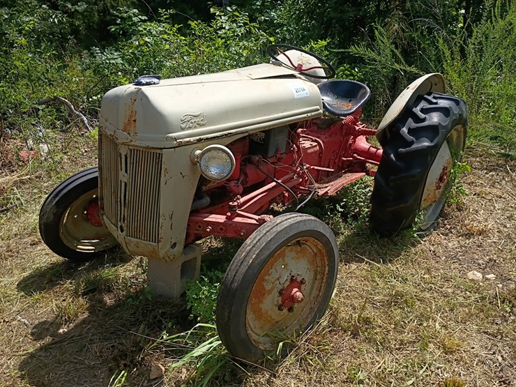 1951-ford-8n-image-1