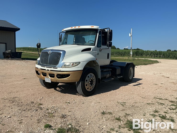 2007-international-durastar-4400-image-1