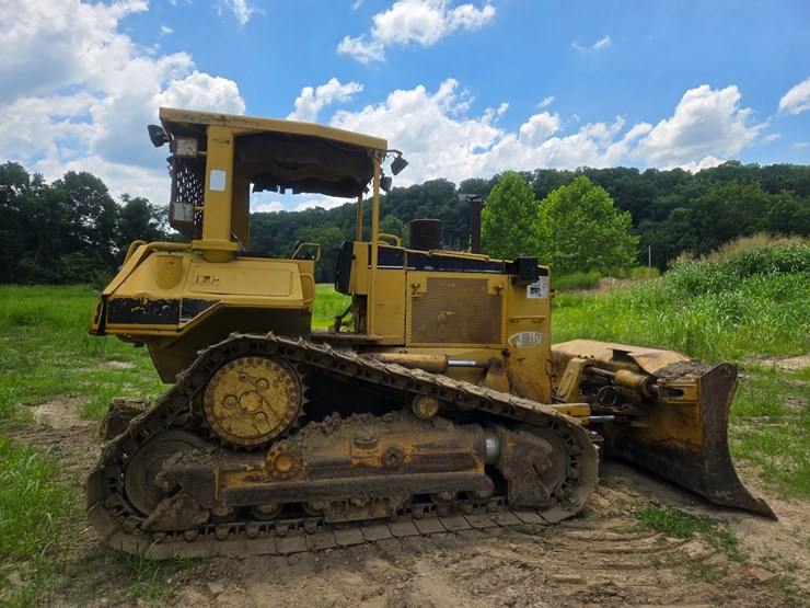 caterpillar-d6m-image-11