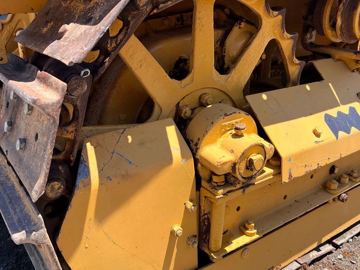 caterpillar-thirty-image-26