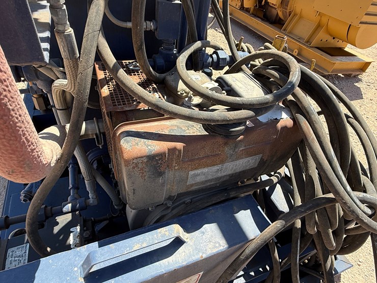 caterpillar-550-image-4