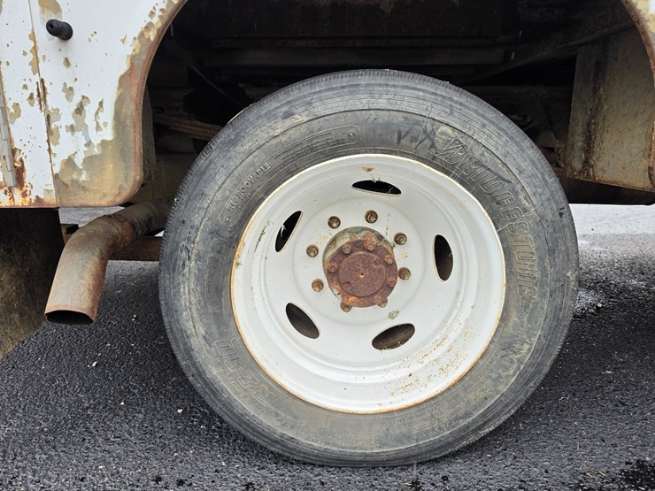 2000-ford-f550-image-106