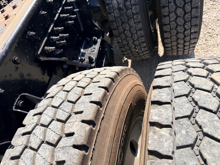 2016-western-star-4700-image-93