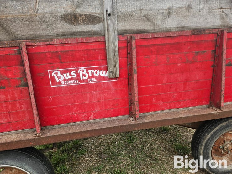 bus-brown-/-case-harvest-wagon-w/hoist-image-12